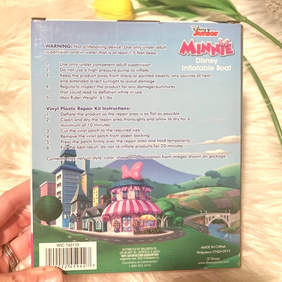 Minnie Mouse Inflatable Boat - Picture 3 of 4